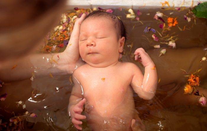 Как заваривать ромашку для купания новорожденного: пропорции, советы и отзывы