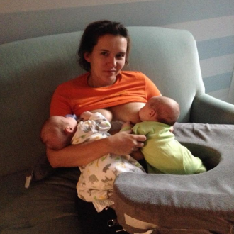 Кормление двойни гв, сцеживание? - кормление сцеженным молоком из бутылочки - запись пользователя юлия (yuliyaharizma) в сообществе многоплодная беременность в категории кормление и уход за малышами - babyblog.ru