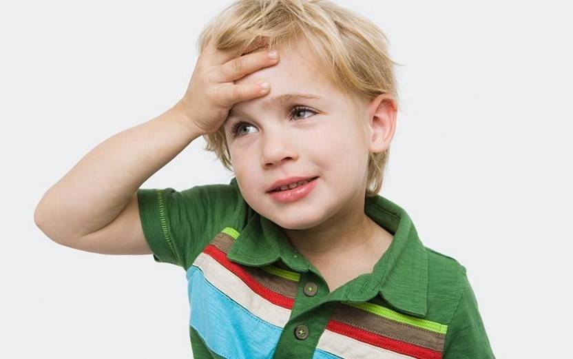 Болит голова у ребенка: что делать, причины головных болей в области лба, затылка