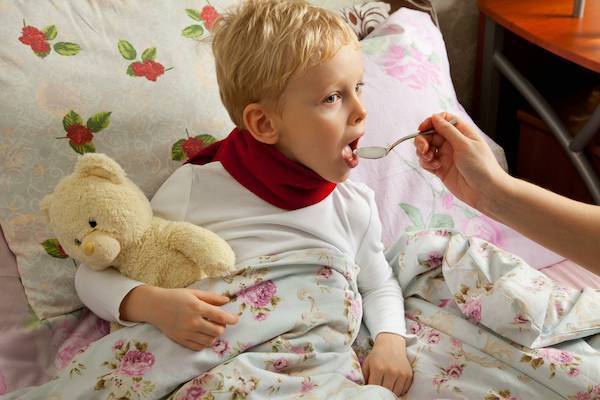 Как снять приступ кашля у ребенка — возможные способы