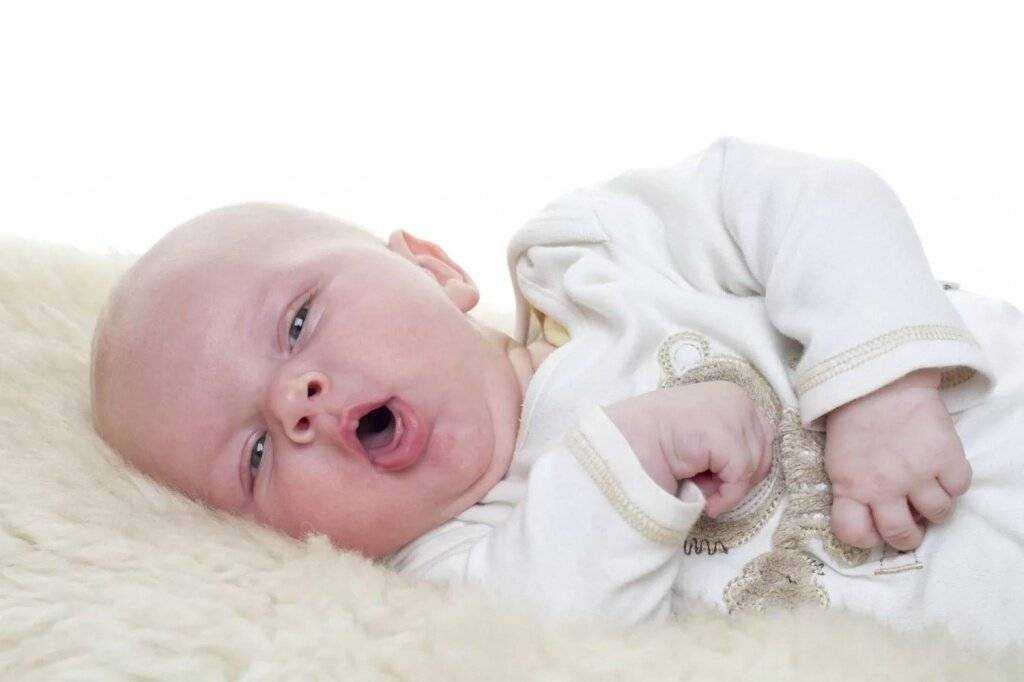 Насморк у новорожденного ребенка – чем лечить младенца, что делать