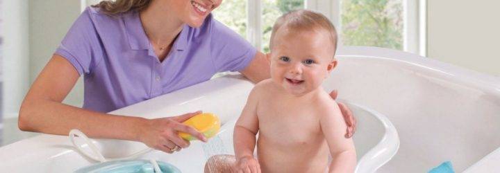 Как правильно купать и подмывать новорожденного ребенка?