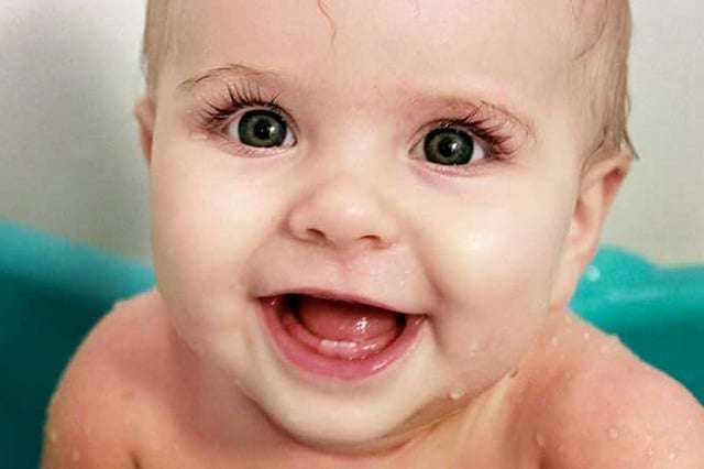Первые зубы у младенцев — симптомы, порядок прорезывания и когда именно начинают резаться зубки (85 фото)