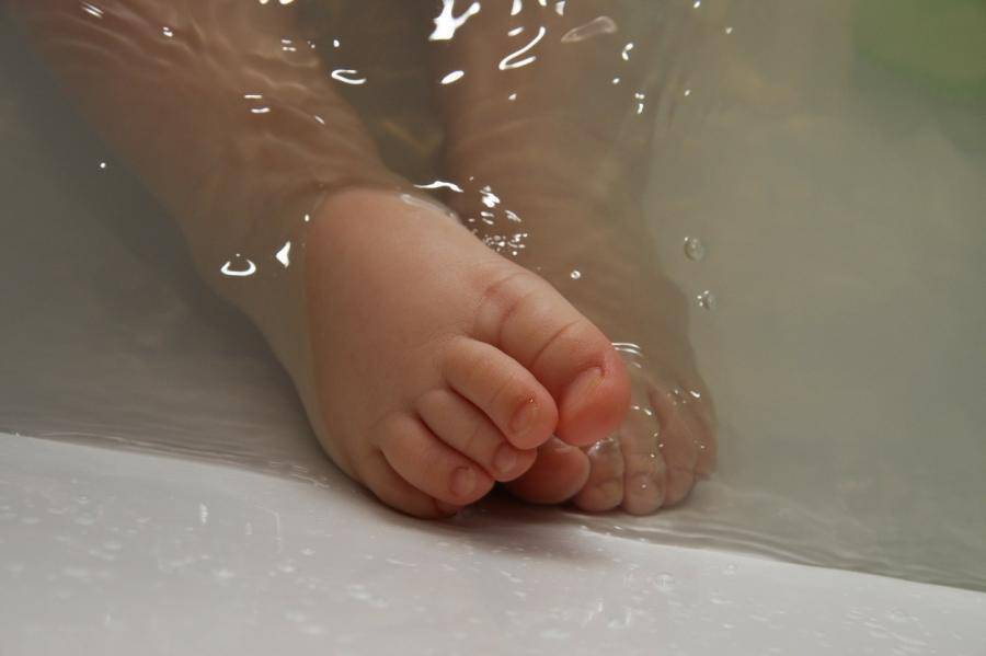 Что делать, если вода попала в уши ребенку