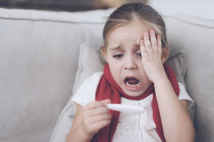 У ребенка болит горло средства от боли