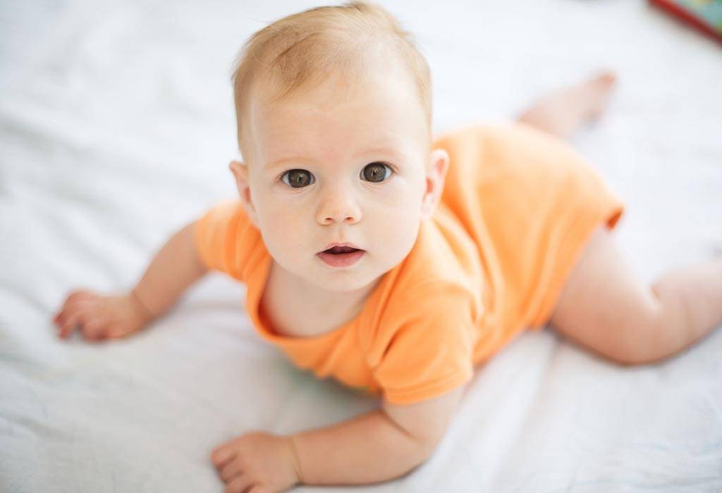 Развитие ребенка в 5 месяцев: что должен уметь, рост, вес и уход