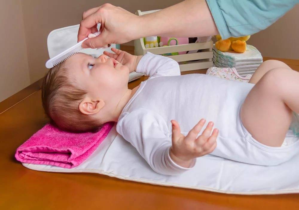 Вазелиновое масло для новорождённых: применение, противопоказания, условия хранения