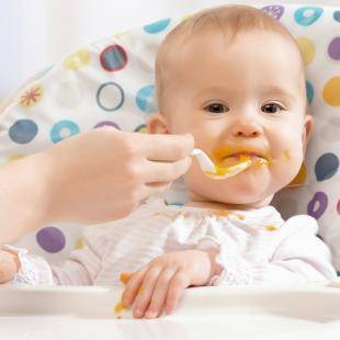 Ранний прикорм: что можно давать ребенку в 3 месяца?