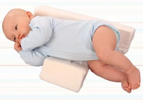 С какого возраста ребенку можно спать на подушкес какого возраста ребенку можно спать на подушке