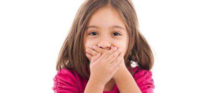 Сладковатый запах гнили изо рта у ребенка до года