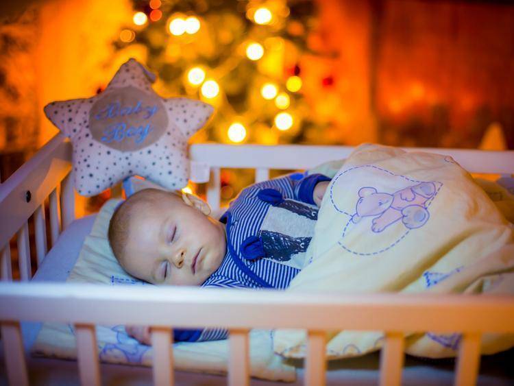 Беспокойный сон у малыша в полтора года: варианты решения проблемы