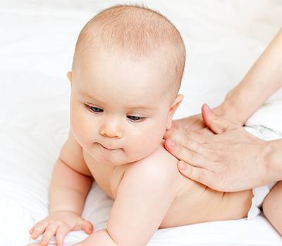 Как делать массаж ребенку 4-5 месяцев?