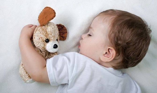 Причины холодного пота у ребенка во время сна: когда бить тревогу
