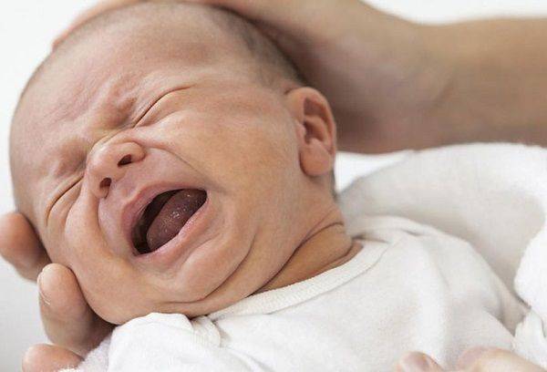 Кричим при кормлении, выгибаемся и бросаем грудь(((   что делать???? - если ребенок выгибается при кормлении - запись пользователя анна (aqwa1268) в сообществе здоровье новорожденных в категории колики - babyblog.ru