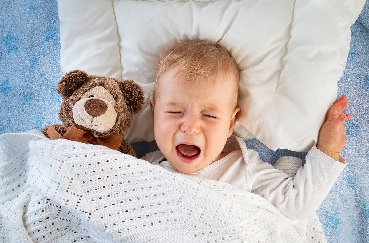 Беспокойный сон у малыша в полтора года: варианты решения проблемы