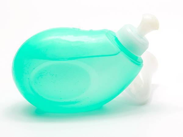 Натрия хлорид промывание носа взрослому. можно ли промывать физраствором нос ребенку, в том числе грудному