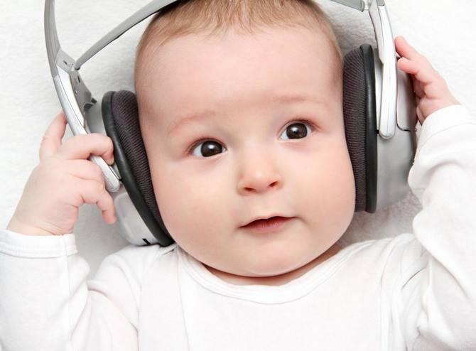 Когда младенцы начинают слышать - развитие слуха у новорождённых