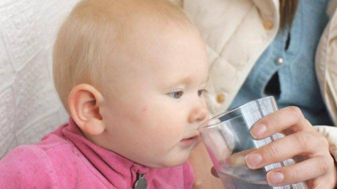 Давать ли воду грудному ребенку?