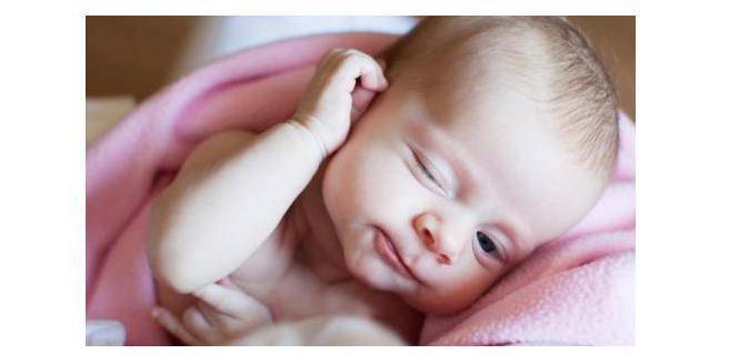 Нормально ли появление волос на ушах и спине у новорожденных?