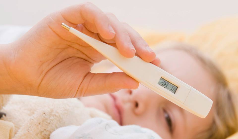 Что делать при высокой температуре тела у грудничка и новорожденного