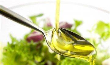 Растительное масло в прикорме у грудничка и рационе ребенка: оливковое и подсолнечное – какое лучше выбрать, при запоре, как простерилизовать для новорожденных