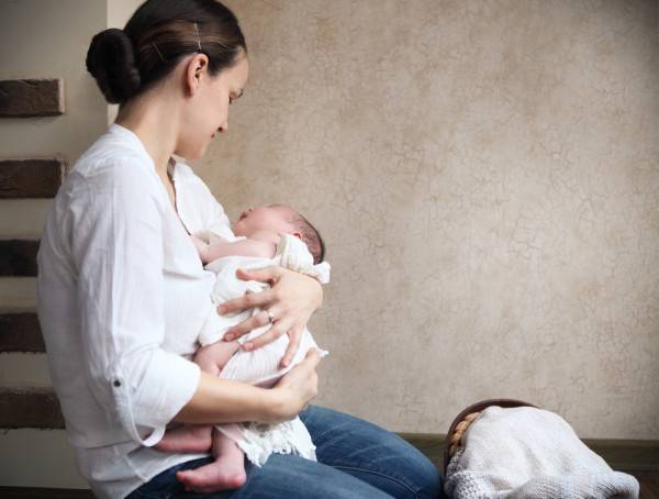 Как усыпить ребенка за минуту: способы для новорожденного и грудничка