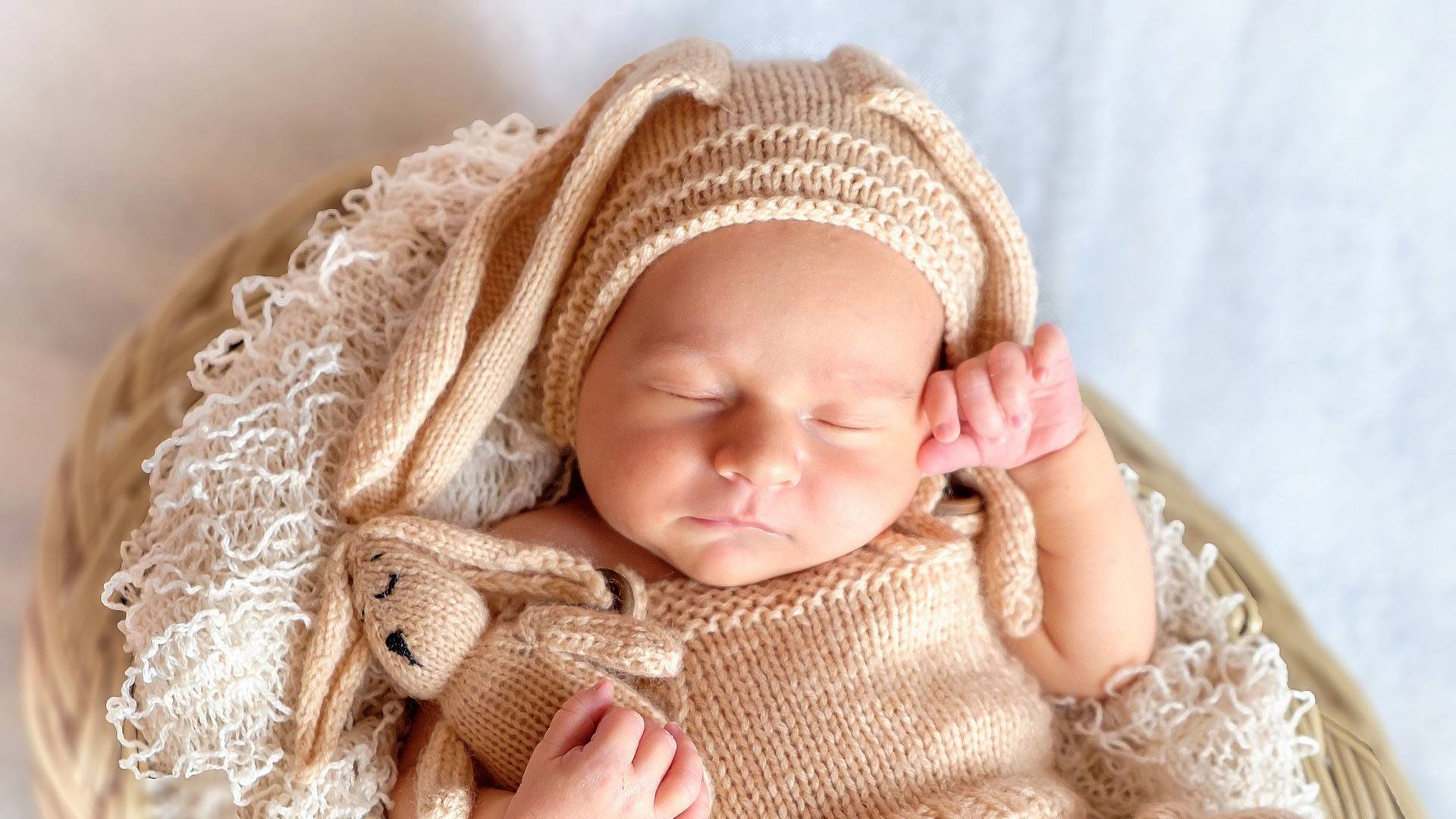 Почему новорожденный мало спит – какие причины и что делать 2020