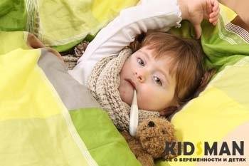 У ребенка температура 38 без других симптомов: причины, первая помощь
