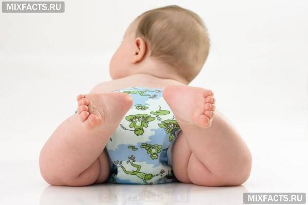 У новорожденного жидкий стул желтого цвета при грудном вскармливании: что делать и нужно ли опасаться