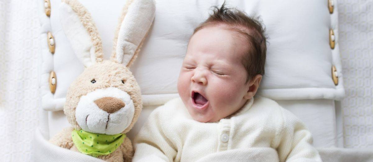 Ребенок долго спит: причины и действия родителей