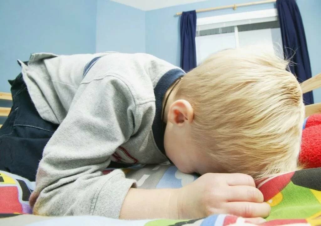 Как устранить головную боль и тошноту у ребёнка