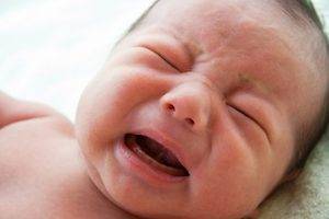У новорожденного трясется нижняя губа – что делать