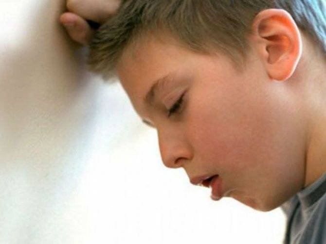 Приступы сухого кашля у ребенка: почему происходят и что делать