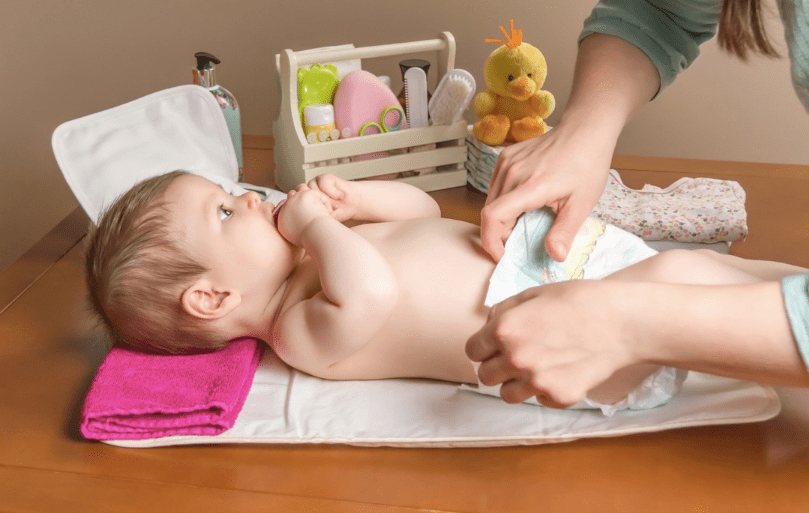 Новорожденный ребенок – искусственное и грудное вскармливание новорожденных, купание, уход за новорожденным в первый месяц жизни. как одевать новорожденного?