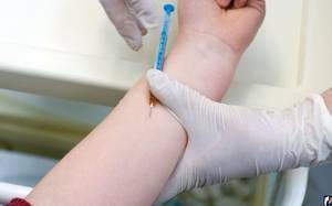 Прививки при насморке, стоит ли отложить вакцинацию