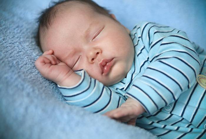 Как научить ребенка засыпать самостоятельно ( без груди!)