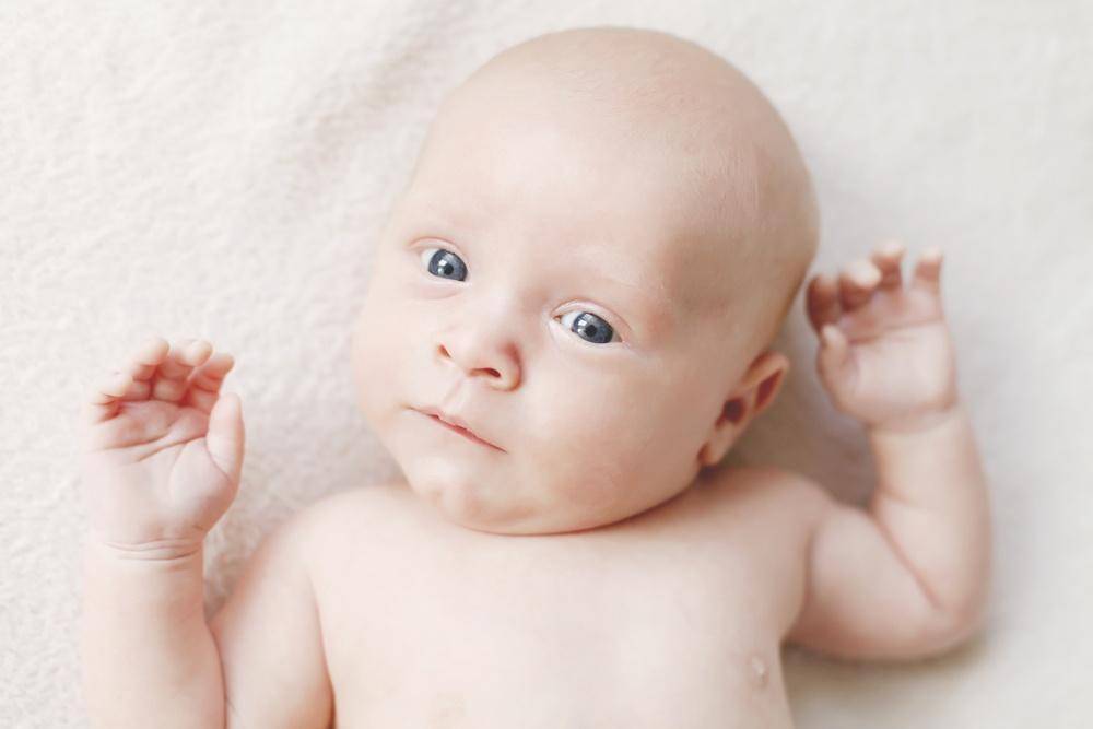 Как развивать ребенка в 1 год и 4 месяца: что интересно малышу в год и 4 ?