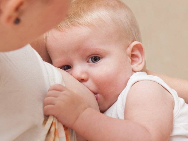 Срыгивание у новорожденных и грудничков: основные причины
