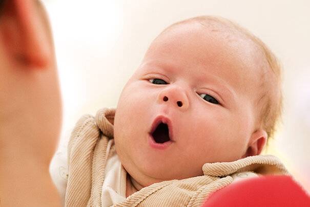 У новорожденного икота после кормления: что делать, профилактика