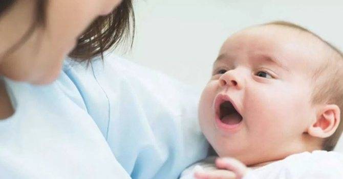 Из-за чего икает новорожденный ребенок после кормления