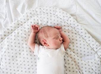 Как выбрать и пользоваться детской присыпкой для новорожденных, рейтинг лучших