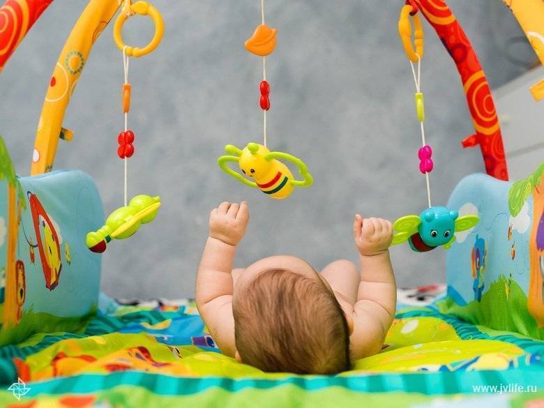 Лучшие развивающие игрушки для детей от года, как играть с ребенком в 1 год?