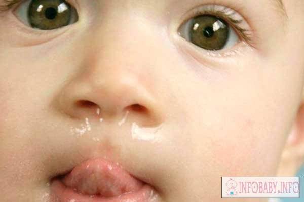 Почему новорожденный часто чихает