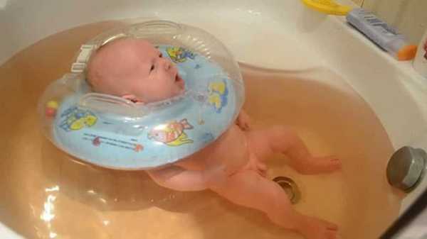И полезно, и приятно вашему крохе — ванна с ромашкой для новорожденного