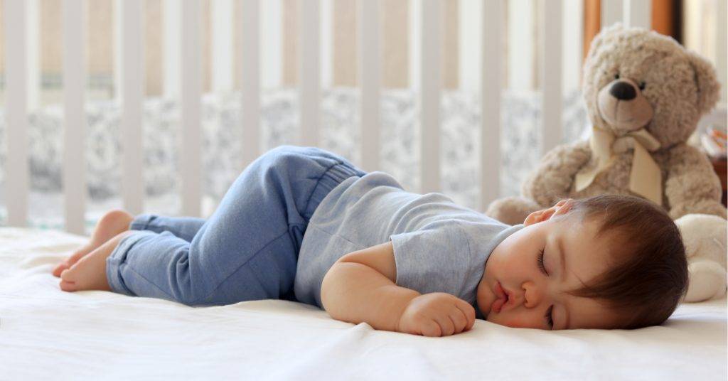 Как наладить сон у грудного ребенка