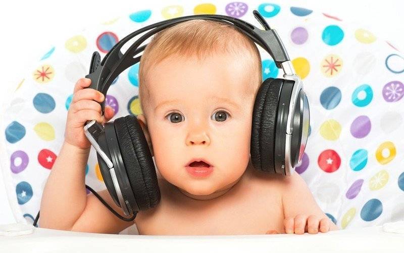 Для всестороннего развития и крепкого сна: примеры успокаивающей музыки для новорожденных и советы по ее прослушиванию